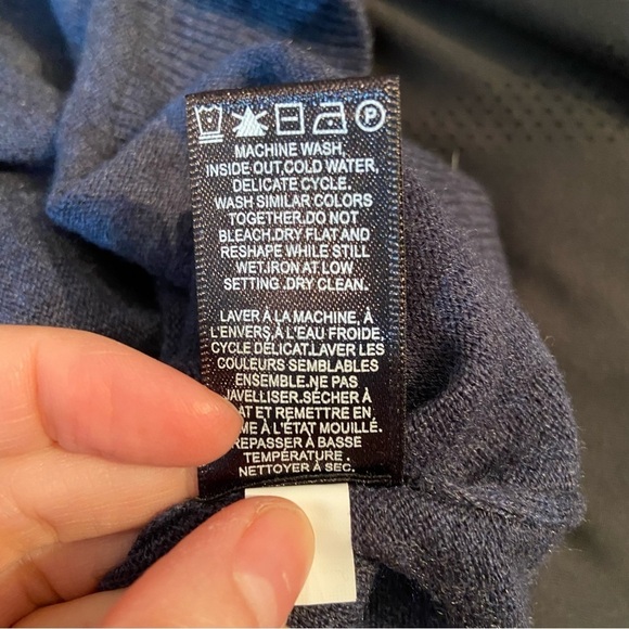 RW&Co men’s striped  sweater in size small - Picture 8 of 8